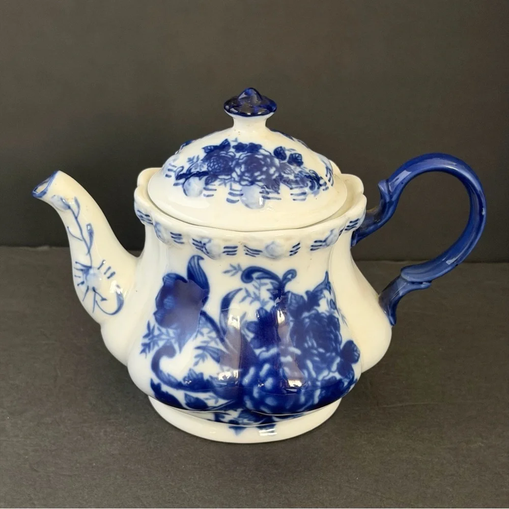 Blue & White Floral Ceramic Teapot - Picture 7 of 16